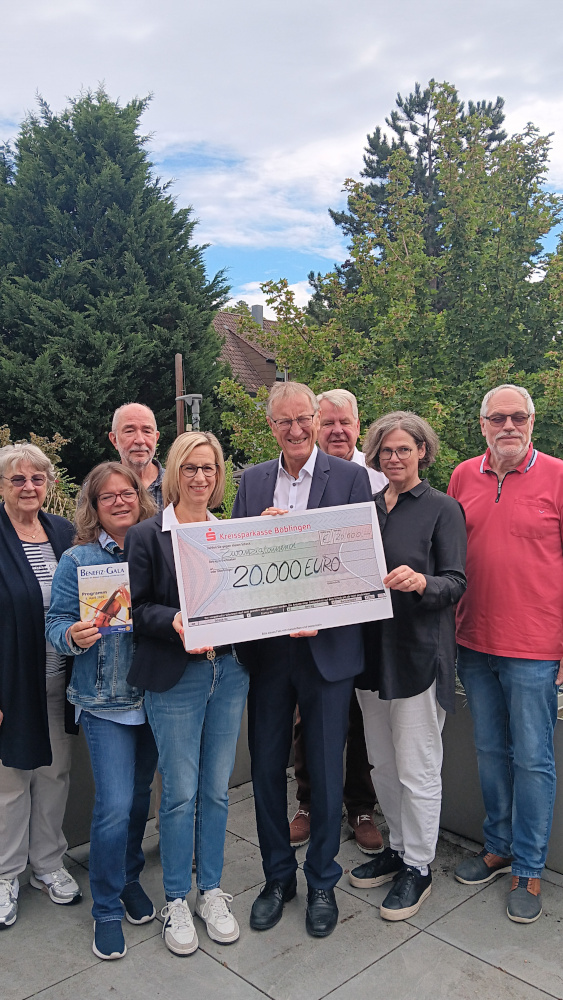 Spendenübergabe Rotary. Bild: Frau Sabine Fesenmayr.